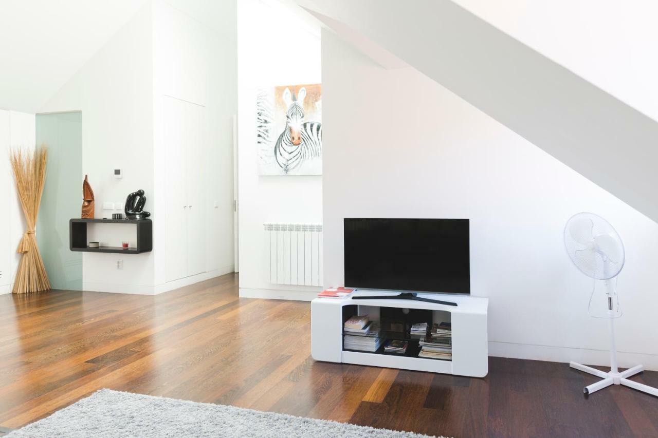 Aposentus - Downtown Porto Modern Penthouse Apartment Exterior photo